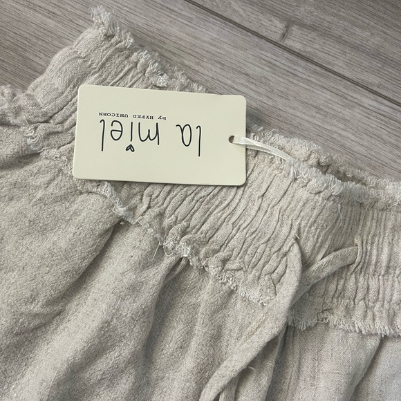 Linen Shorts with Fray Detail - Picture 5 of 5